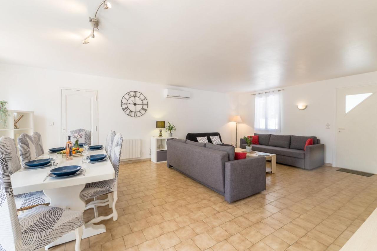 Villa La Grande Auguiere, Familiale Et Spacieuse Au Coeur Du Vignoble Et A 300m De La *
